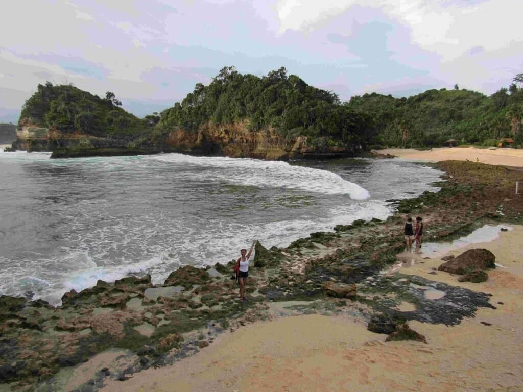 pantai batu bengkung malang 1