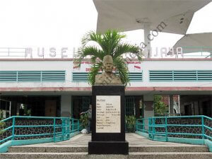monumen jendral sudirman (museum brawijaya)