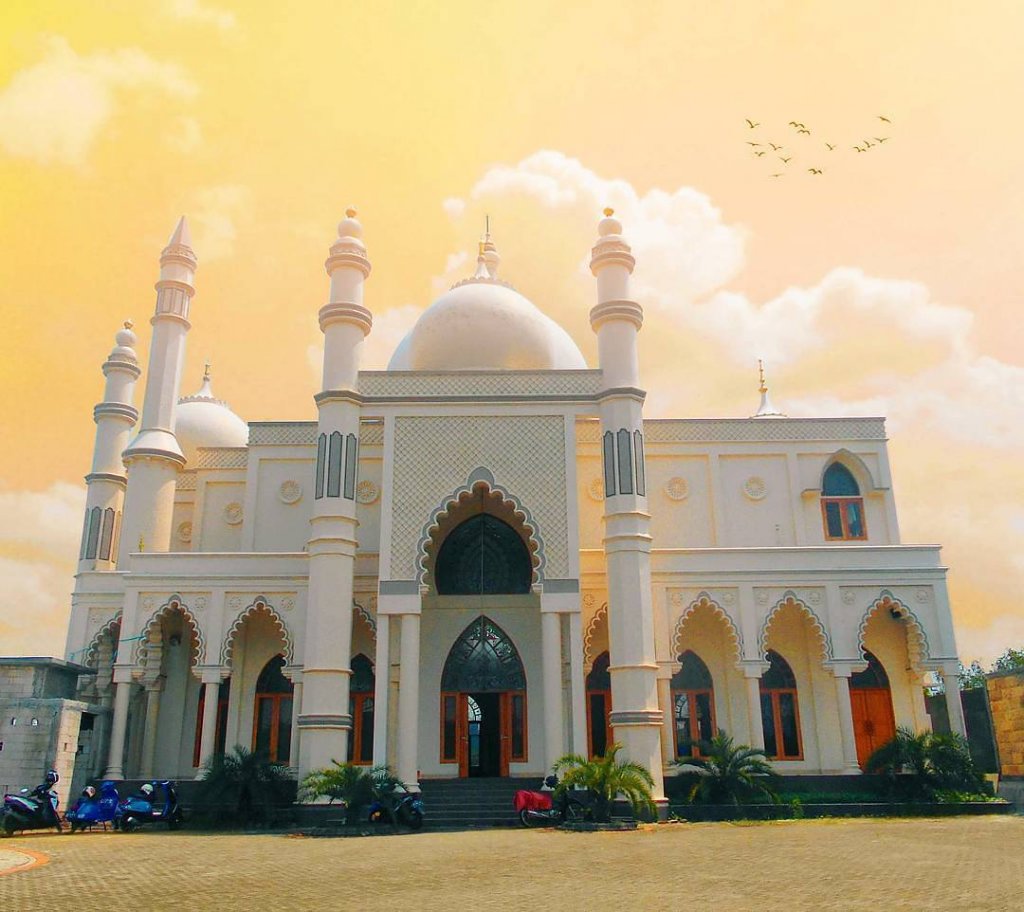 Wisata Religi dengan Berkunjung ke Masjid Indah di Malang ...