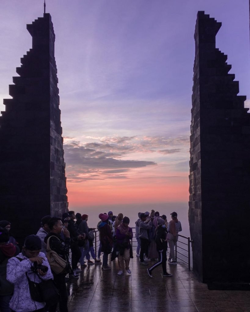 Seruni Point Probolinggo, Spot Terbaik Melihat Sunrise Dan Sunset Bromo ...