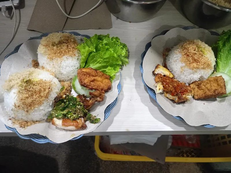 Sego Resek - Kuliner Malam di malang